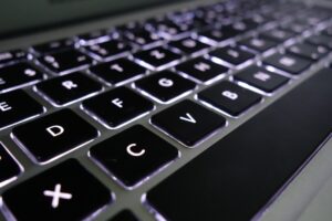 Laptop nel 2026: come acquistarne uno senza spendere una fortuna